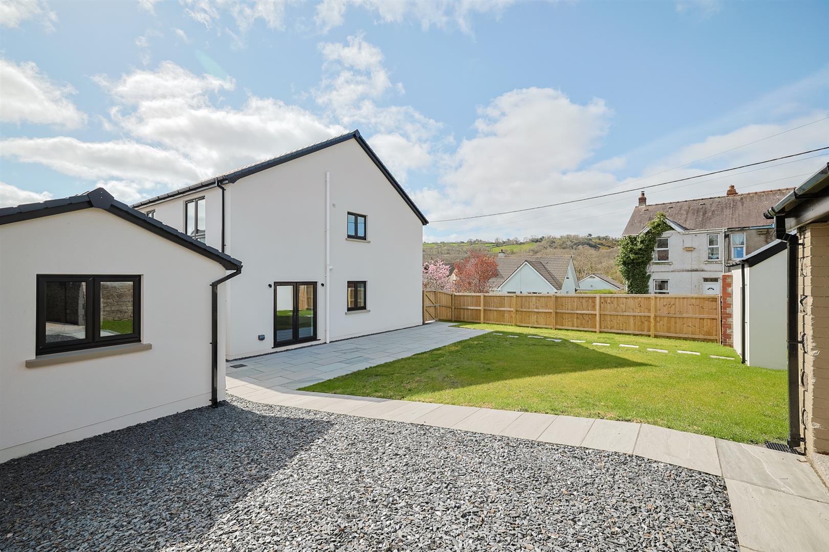 Clos Yr Ysgol, Milo, Llandybie, Ammanford, SA18 3PU